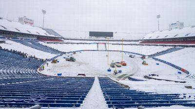 Bills call for stadium snow shovelers again with Chiefs game - ESPN
