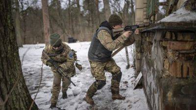 Donald Trump - Volodymyr Zelenskyy - Russia-Ukraine war: Ukrainian strike on Donetsk sees death toll climb to at least 25 - euronews.com - Britain - Russia - Ukraine - Usa