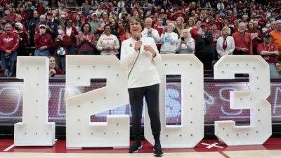 Stanford's Tara VanDerveer becomes winningest coach in college basketball history