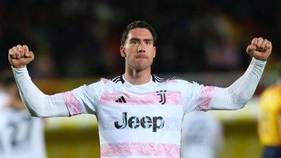 Dusan Vlahovic Double Lifts Juventus To Top Of Serie A