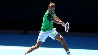 Daniil Medvedev - Carlos Alcaraz - Victoria Azarenka - 2024 Australian Open Day 9 live updates, players and more - ESPN - espn.com - Australia - county Day