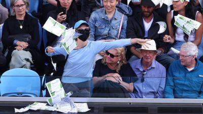 Carlos Alcaraz - Alexander Zverev - Cameron Norrie - Watch: Australian Open Game Delayed As Protestor Throws 'Free Palestine' Leaflets - sports.ndtv.com - Britain - Germany - Serbia - Australia - Palestine