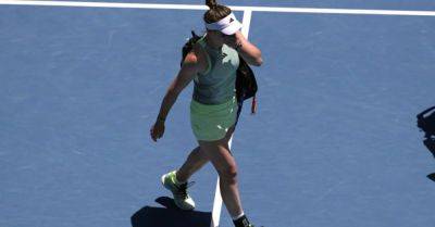 Victoria Azarenka - Elina Svitolina - Linda Noskova - Sobbing Elina Svitolina drops out of Australian Open due to back injury - breakingnews.ie - Australia