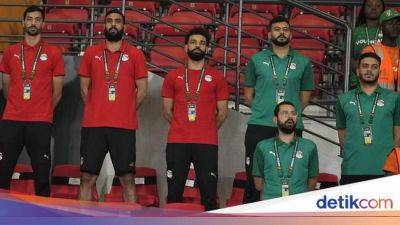 Potret Mo Salah Jadi Penonton Saat Mesir Raih Hasil Seri Ketiga