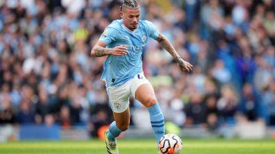 City's Phillips ready to complete West Ham loan move