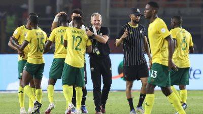 Percy Tau - Hugo Broos - AFCON: South Africa and Namibia advance to last 16, Tunisia eliminated - rte.ie - Namibia - South Africa - Tunisia - Mali - county Eagle