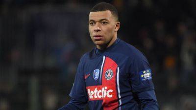 Mbappé considering offers from Real Madrid, PSG - sources - ESPN