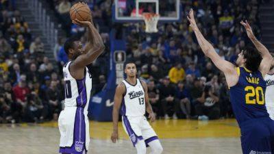 Aaron Fox - Pascal Siakam - Stephen Curry - Barnes shines as Kings hold off Warriors, Lakers top Bulls - channelnewsasia.com - San Francisco - Los Angeles - county Harrison - state Indiana - county Barnes