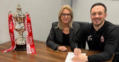 Stirling Albion - Darren Young - Kevin Rutkiewicz - Albion Rovers - Title-winning Stirling Albion boss extends future with club to 2026 with new deal - dailyrecord.co.uk