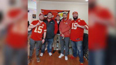 Dad of Kansas City Chiefs fan whose friends died outside home says son 'didn't do anything wrong': report - foxnews.com - New York - Jordan