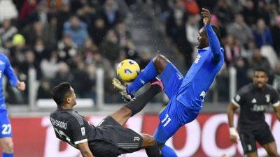 Ten-man Juventus held at home by lowly Empoli