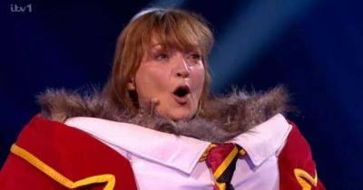Alex Scott - Lorraine Kelly - ITV The Masked Singer fans use same two-word reaction as Owl unmasked as Lorraine Kelly after double bluff - manchestereveningnews.co.uk - Scotland