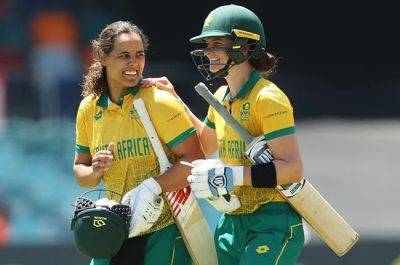 Beth Mooney - Alyssa Healy - Tahlia Macgrath - Ashleigh Gardner - Laura Wolvaardt - Nadine De-Klerk - Wolvaardt leads Proteas women to historic win over Australia to level T20 series - news24.com - Australia - South Africa