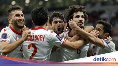 Piala Asia 2023: Menang Adu Penalti atas UEA, Tajikistan ke Perempatfinal - sport.detik.com - Tajikistan