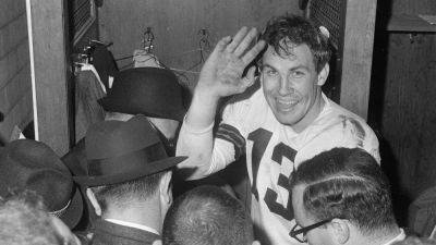Ex-QB Frank Ryan, who led Browns to last NFL title, dies at 87 - ESPN - espn.com - county Hall - county Brown - county Cleveland - state Texas - county Collin - state Connecticut