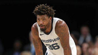 Marcus Smart - Justin Ford - Marcus Smart's hustle play leads to strange hand injury in Grizzlies-Pelicans game - foxnews.com - state Tennessee - county Kings