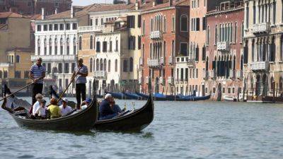 Venice bans large groups and loudspeakers to make life better for locals
