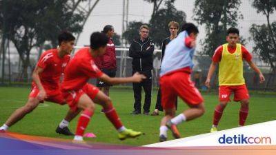 Piala Asia 2023: Banyak Pemain Muda di Vietnam, Ini Kata Troussier
