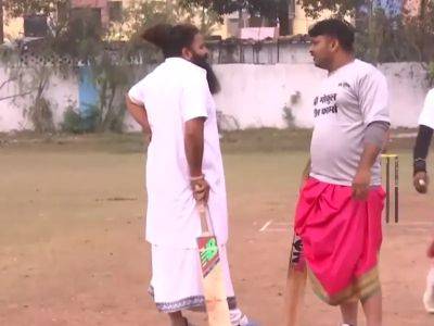 Sanskrit-Speaking Vedic Pandits Take Part In Cricket Competition. Top Prize Is Ayodhya Trip