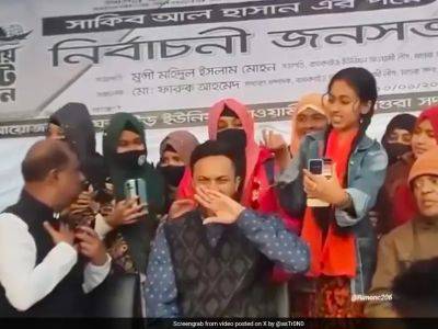 Shakib Al-Hasan - Watch: Shakib Al Hasan Yawns During Election Campaign, Looks Disinterested As Youngsters Click Selfies - sports.ndtv.com - New Zealand - Bangladesh