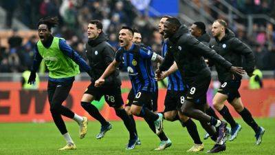 Simone Inzaghi - Inter Milan - Alessandro Bastoni - Davide Frattesi - Serie A: Inter Milan Go Five Points Clear After Davide Frattesi Late Show - sports.ndtv.com - Italy