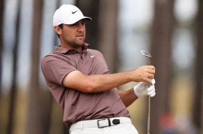 Late birdie lifts Scheffler to PGA Tour lead at Kapalua
