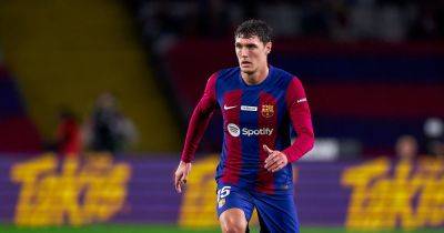 Manchester United 'pursuing' Barcelona defender and more transfer rumours