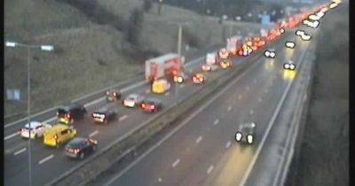 M62 and M6 drivers hit by heavy traffic after crashes - manchestereveningnews.co.uk