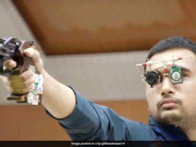 Asian Games - Paris Games - Shooting: Varun Tomar, Esha Singh Seal Olympics Quota With 10m Air Pistol Golds At Asian Qualifiers - sports.ndtv.com - Mongolia - India - Iran - Pakistan - county Young