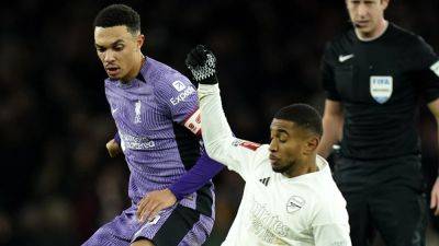 Trent Alexander-Arnold out for 'a few weeks' with knee injury