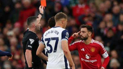 Man United captain Fernandes has red card rescinded