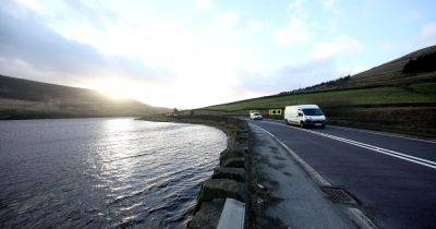 Drivers warned of delays after crash shuts Woodhead Pass - manchestereveningnews.co.uk