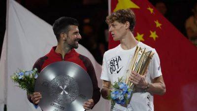 Roger Federer - Andy Murray - Carlos Alcaraz - Jannik Sinner beats Novak Djokovic to take Shanghai Masters title - euronews.com - Italy - China