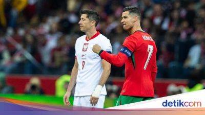 Cristiano Ronaldo - Robert Lewandowski - Bernardo Silva - Jan Bednarek - Piotr Zielinski - Polandia Kalah dari Portugal, Lewandowski Kritik Rekan Setimnya - sport.detik.com - Portugal