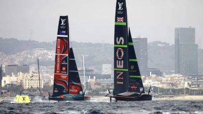 Sailing-New Zealand take 4-0 America's Cup lead as British plot comeback