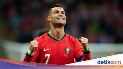 Viral Ronaldo Berenang Main Perosotan Jelang Duel Skotlandia Vs Portugal