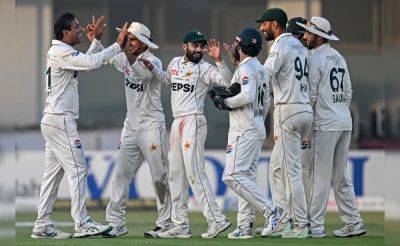 Pakistan vs England, 2nd Test Day 3, Live Score Updates: Pakistan Eye 1st Innings Lead After England Collapse