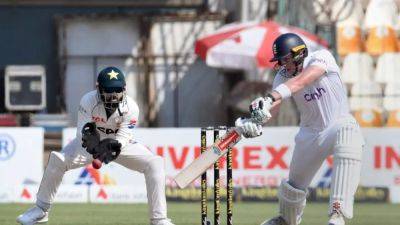 Cricket–England 291 all out in reply to Pakistan's 366