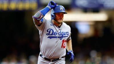 Dodgers' Max Muncy sets record with streak of reaching base - ESPN