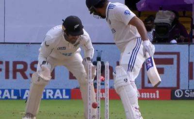 Rohit Sharma - Rohit Sharma Can't Hide Disbelief After Freak Dismissal Against New Zealand - Watch - sports.ndtv.com - New Zealand - India