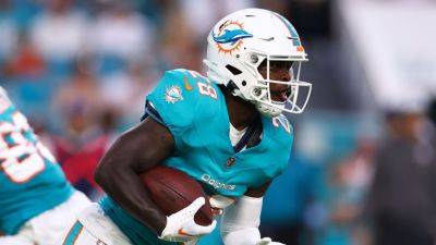 Dolphins coach optimistic RB De'Von Achane will play vs. Colts - ESPN