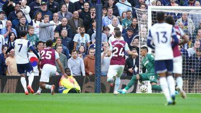 Spurs' second-half goal rush smashes West Ham