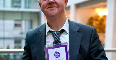 Private Eye editor Ian Hislop's London taxi 'hit by bullet' - manchestereveningnews.co.uk - Scotland