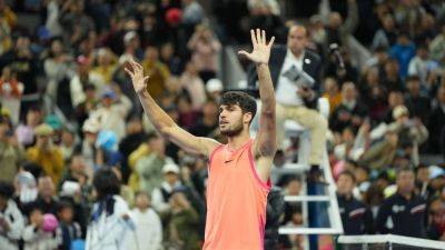 Carlos Alcaraz - Jannik Sinner - Carlos Alcaraz halts Jannik Sinner winning run to triumph in China Open final duel - rte.ie - Usa - China