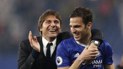 Conte relishing Fabregas reunion as Napoli host Como