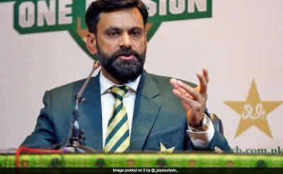 Ex-Pakistan Skipper Mohammad Hafeez Drops 'PR Agencies' Bombshell After Massive Win Against England