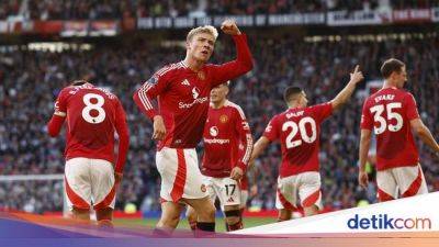 Matthijs De-Ligt - Ethan Pinnock - Brentford - Rasmus Hojlund - MU 'Terbakar' Gol Kontroversial Brentford - sport.detik.com