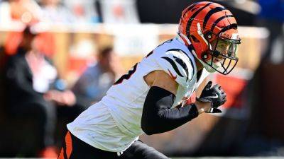 Bengals' Charlie Jones scores 100-yard TD on opening kickoff - ESPN