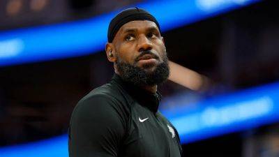 LeBron James calls out 'lame' Browns fans who booed Deshaun Watson following injury