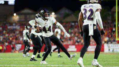 Ravens CB Marlon Humphrey's big game ends with knee injury - ESPN